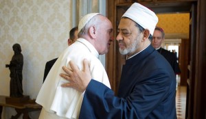 Embrassade du Pape et du  grand imam d'al-Azhar, Ahmed al-Tayeb